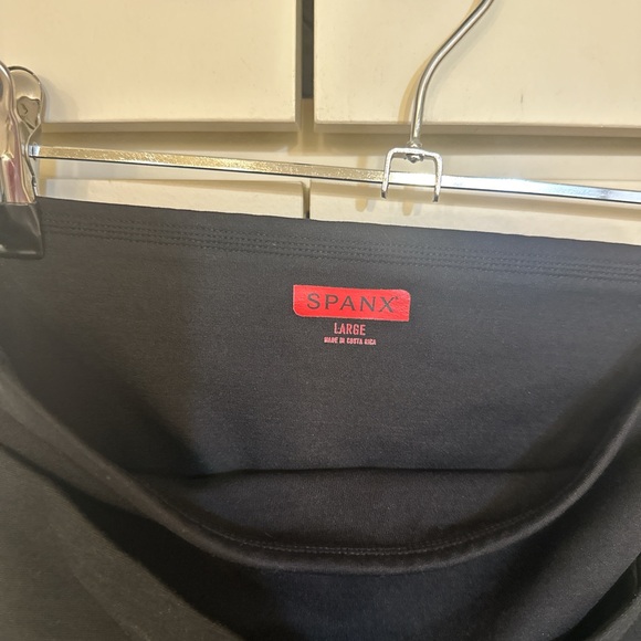 Spanx black workout skirt - Picture 3 of 3